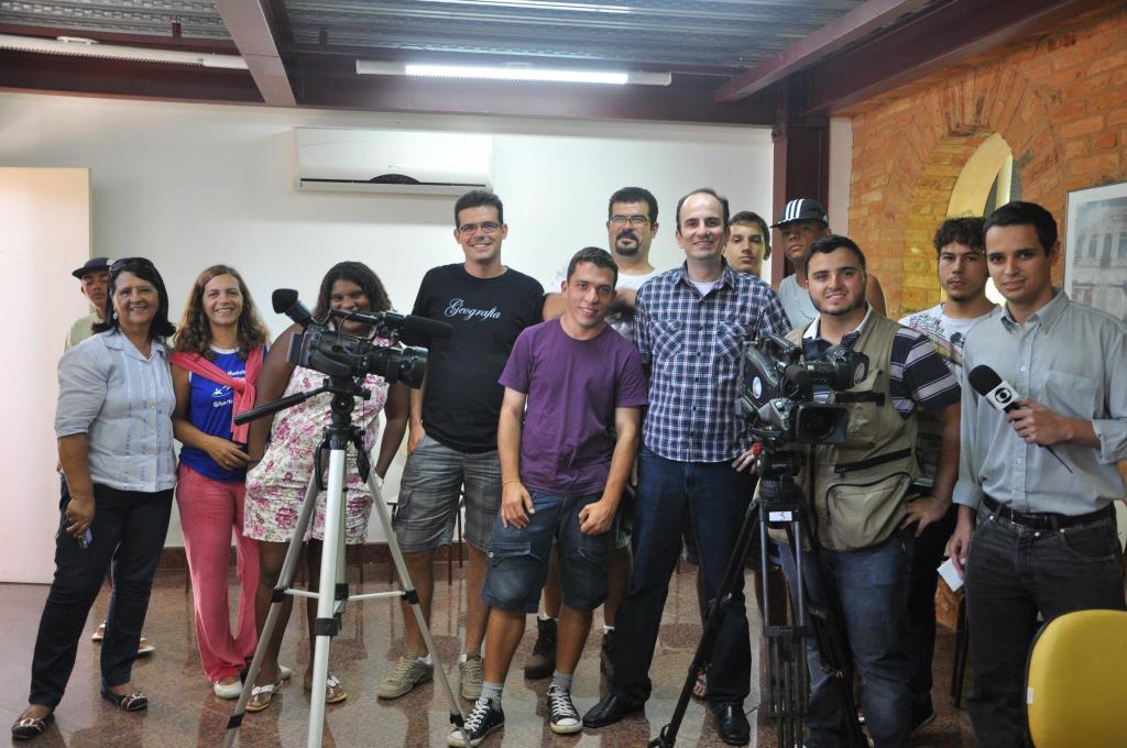 Esc ADV Muriae - alunos e equipe TV Globo